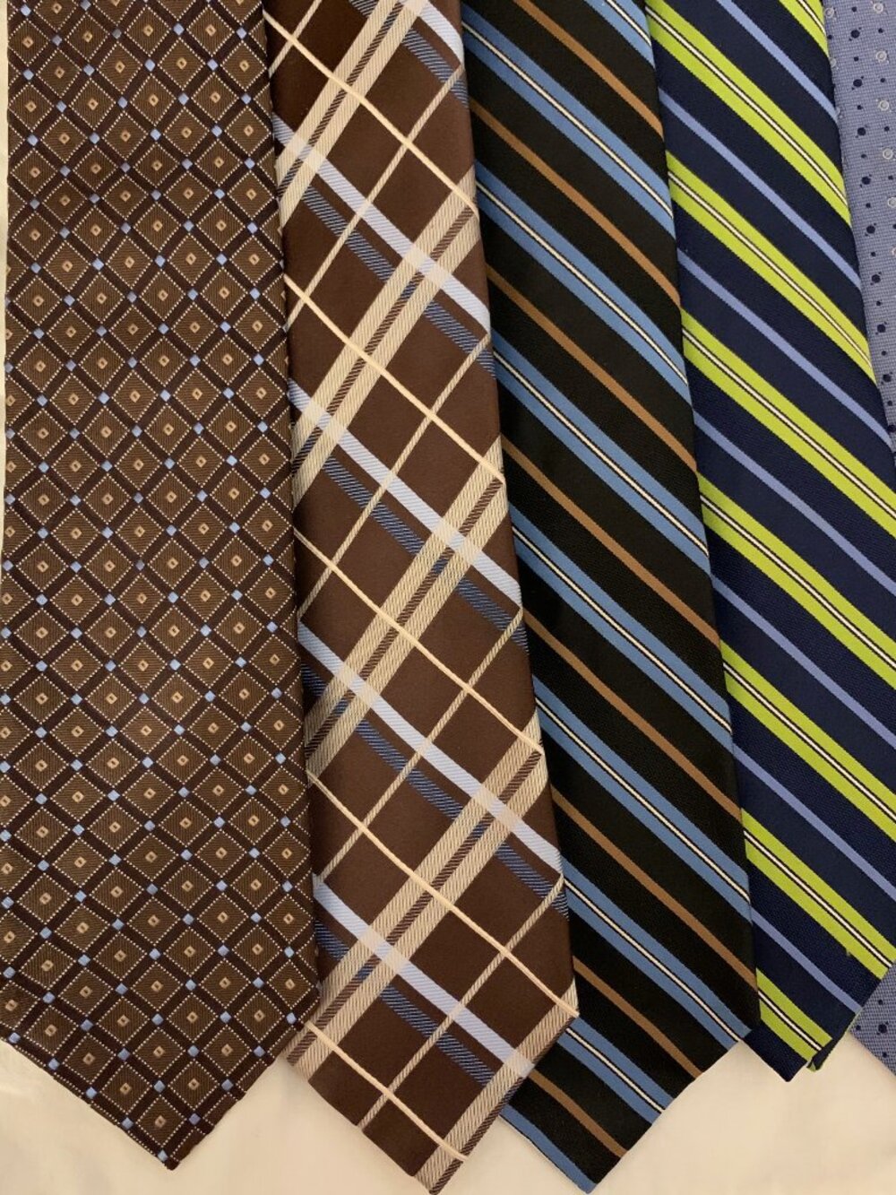 Bulk set of 10 men's ties, multiple brands and colors - Picture 3 of 5